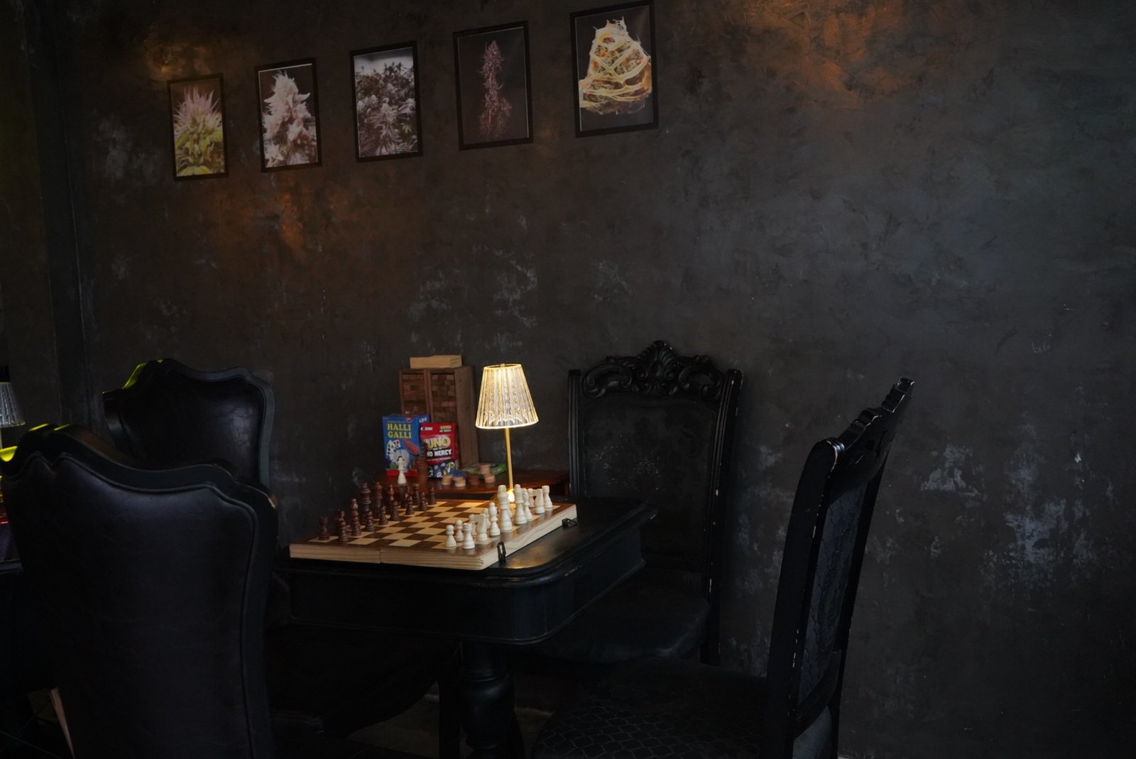 Speakeasy chess corner